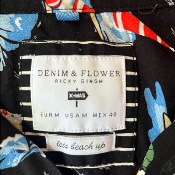 Denim and Flower Lets Beach Up Santa Short Sleeve Button Down Shirt SZ L - Picture 3 of 9